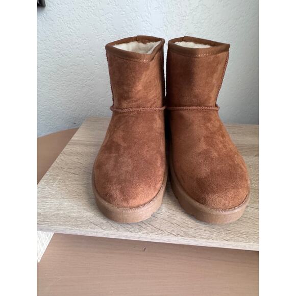 PrettyLittleThing Tan Ankle Boots - Size 6 - Picture 1 of 10